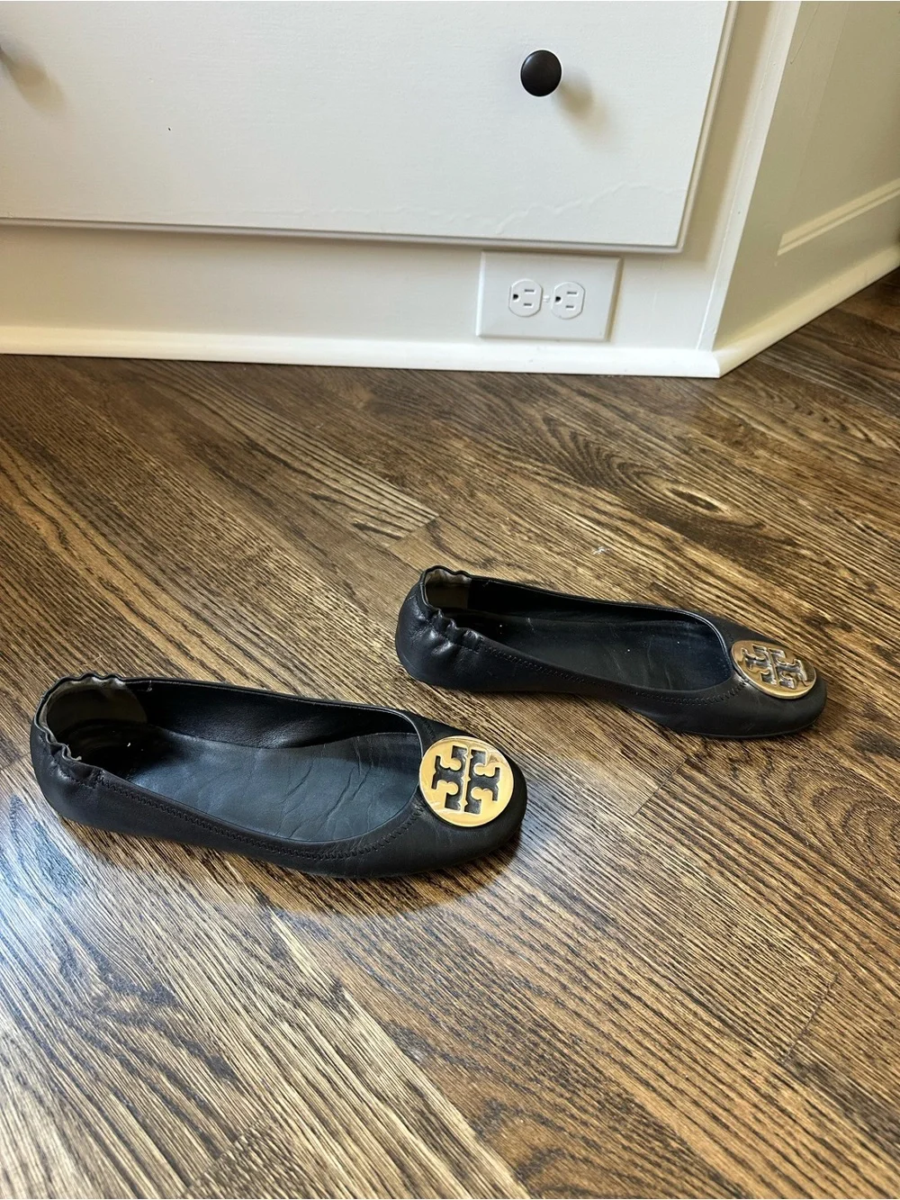 Tory Burch Black Ballet Flats size 9